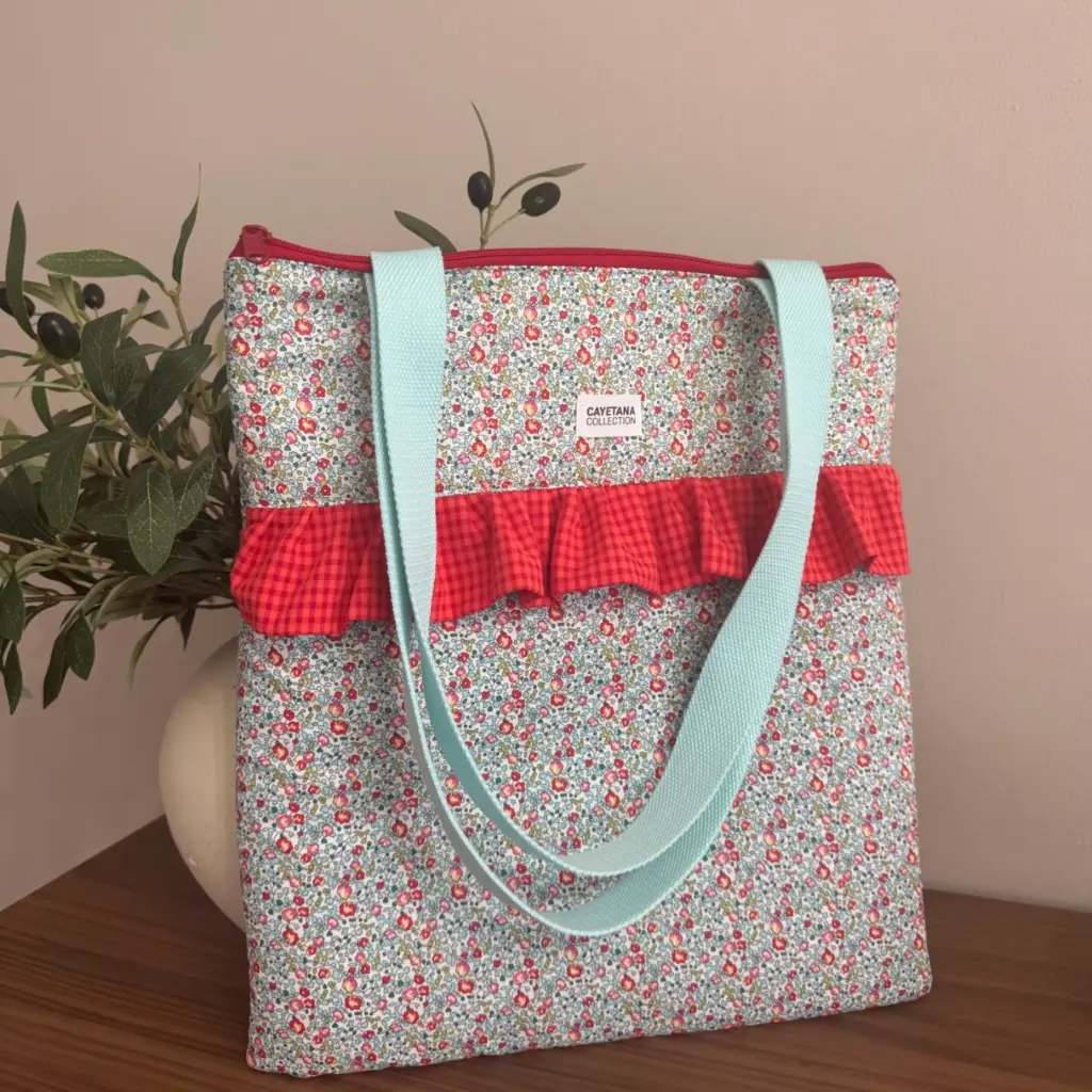 Tote Bag Acolchada con Volante